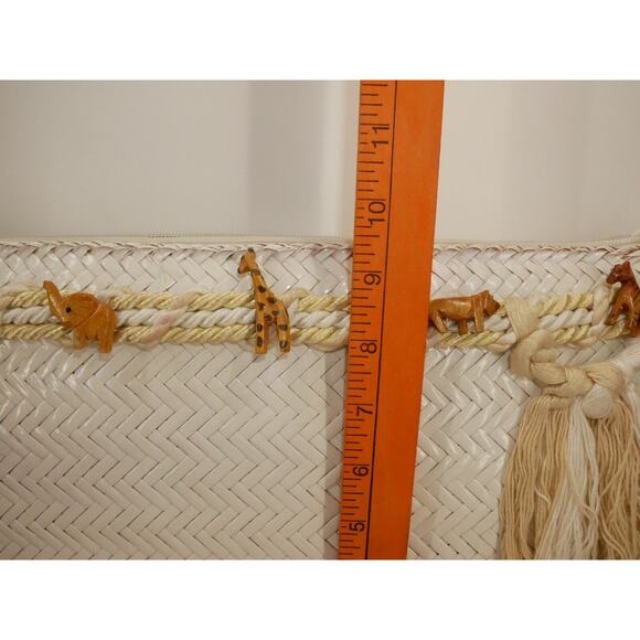 VTG OGGI DOMANI Straw Clutch Purse Handbag Cream with Carved Animals Fringe - Picture 16 of 16